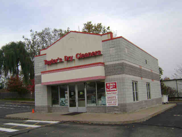 Building photograph for 104 DANBURY RD